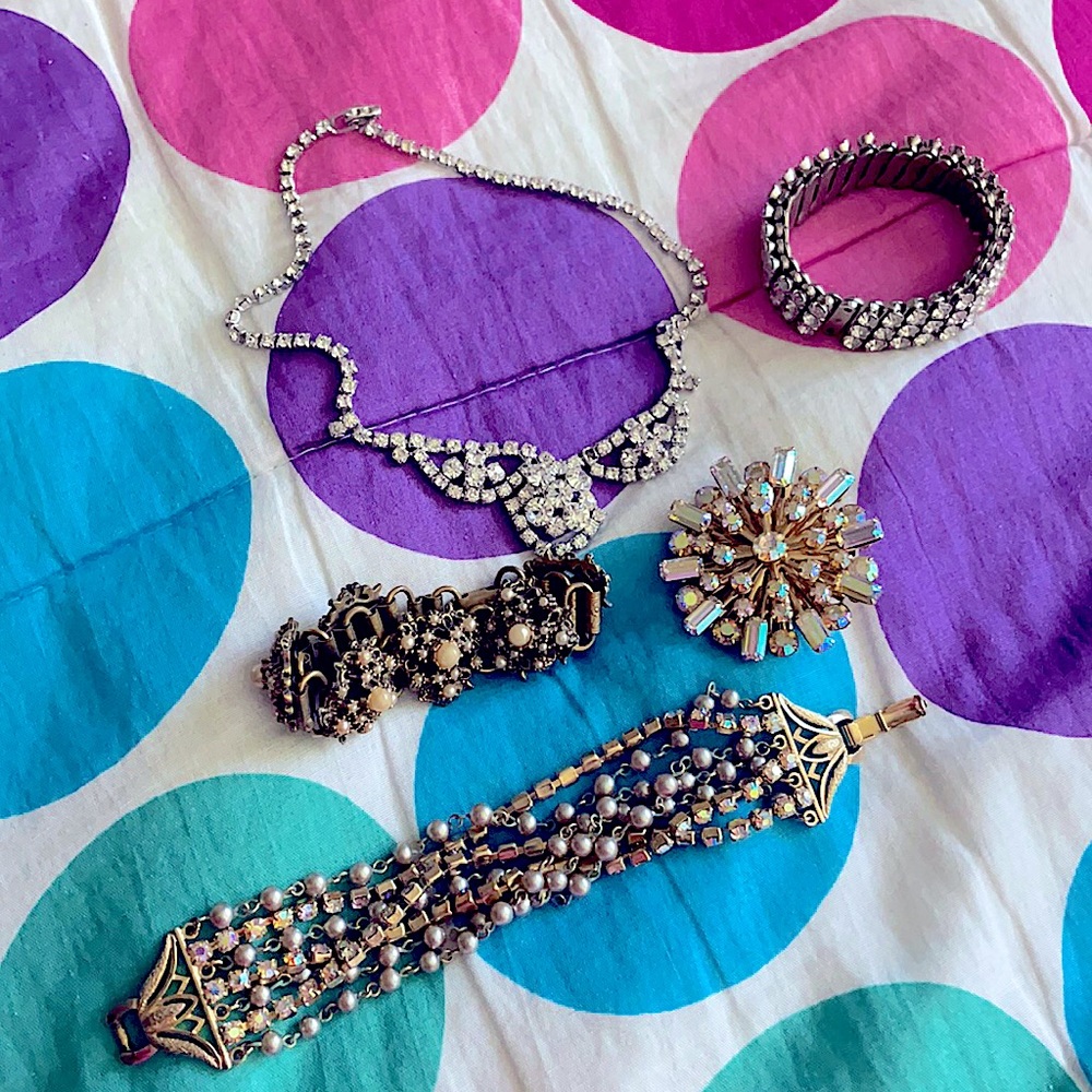 Assortment of jewelry